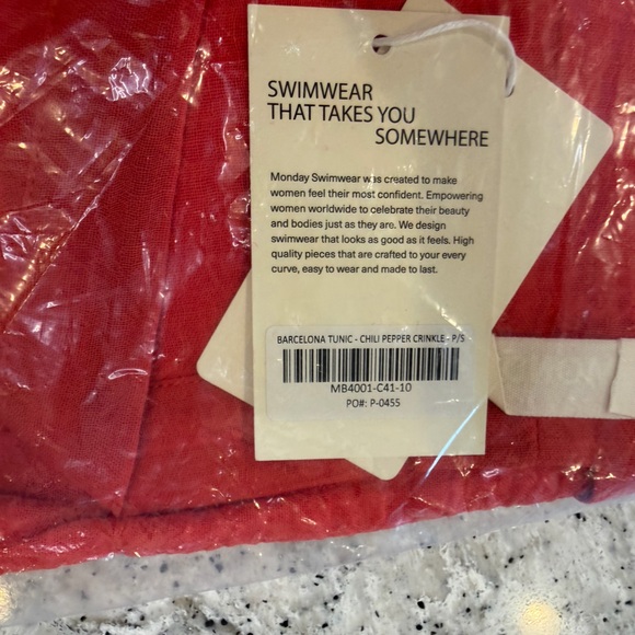 Monday Swimwear BARCELONA TUNIC - CHILI PEPPER CRINKLE LINEN Size P/S - Picture 5 of 5